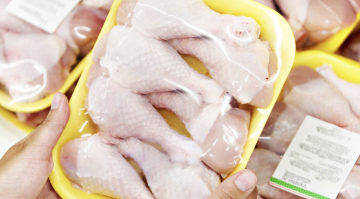 В Алматы зафиксируют цены на курицу и сахар